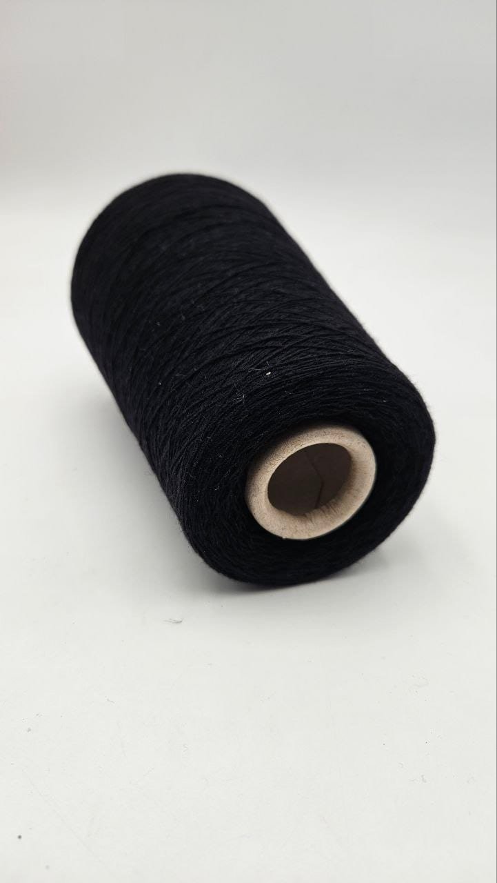 Dorothy - 90%WV 10%WS yarn - by Papi Fabio